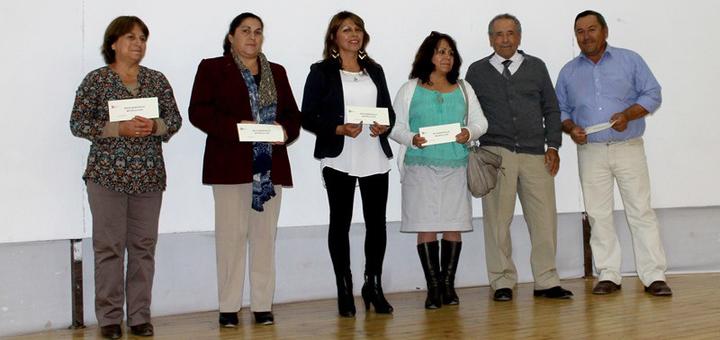 Municipio entregó becas de matrícula y transporte a estudiantes