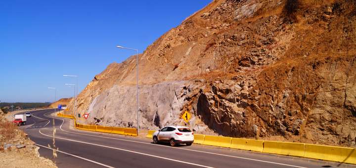 MOP ejecuta trabajos de emergencia para prevenir derrumbes durante el invierno