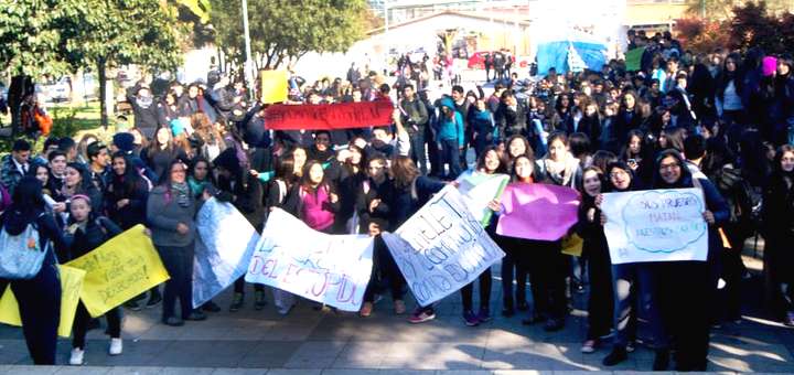 Reforma Educacional; Liceanos marcharon en orden por calles de la comuna