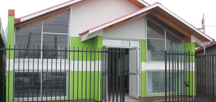 Sede Social Club Deportivo Manuel Rodríguez y reposición de veradas son entregadas en Laja