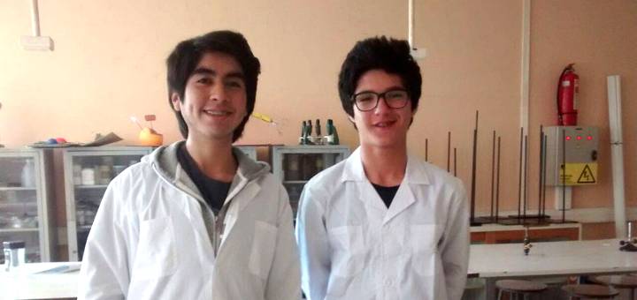 Dos estudiantes de segundo medio representarán a nuestra región en Olimpiada Nacional de Química