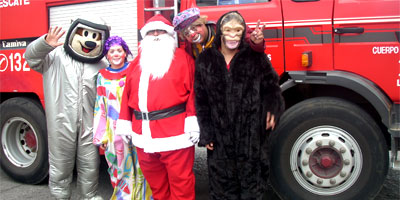 Laja - Bomberos entrega de regalos