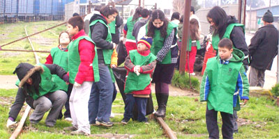 Escuelas certificadas ambientalmente en campa�a de limpieza comunal