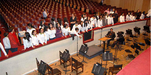 Lajino.cl - Orquesta Clásica Infantil de Laja asiste a opera de Teatro Concepción