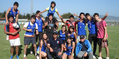 LAJINO.CL LAJA en Internet // JUEGOS MUNICIPALIZADOS 2011 - Atletismo escolar de Laja cierra un año a un alto nivel en Cañete