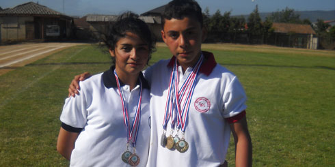 LAJINO.CL es LAJA en Internet  // Luego de varios años de ausencia, dos jóvenes entregan medallas al atletismo en San Rosendo, jovenes obtienen 6 medallas en Regional Juegos Municipalizados