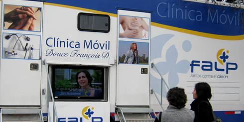 LAJINO.CL ES LAJA EN INTERNET // Mujeres de Laja y San Rosendo accedieron a mamografías en clínica móvil