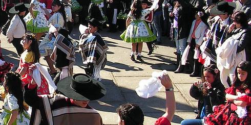 LAJINO.CL ES LAJA EN INTERNET // "Fiesta de la Carmela" en San Rosendo reunirá; música, gastronomía, artesanía y teatro junto a la Compañía San Ginés