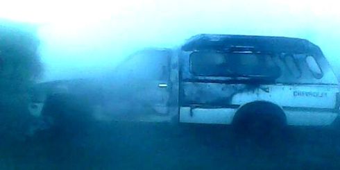 LAJINO.CL ES LAJA EN INTERNET // Roban, desmantelan y queman camioneta, dejándola en cancha Bío-Bío de la comuna de Laja