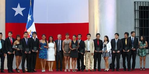 LAJINO.CL ES LAJA EN INTERNET // Deportistas lajinos premiados en la Gala Nacional 2012 realizada en la Moneda
