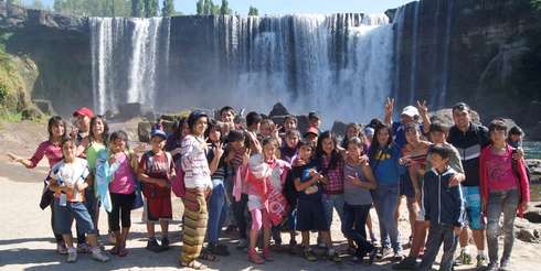 LAJINO.CL ES LAJA EN INTERNET // Niños lajinos de la escuela de verano disfrutan de jornada en los Saltos del Laja