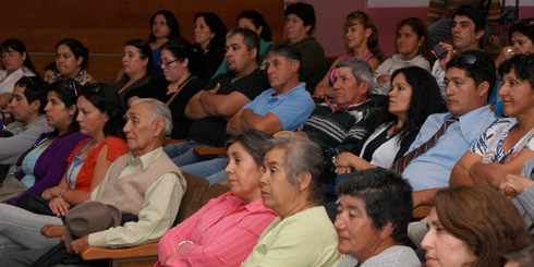 LAJINO.CL ES LAJA EN INTERNET // Socios del Comité Villa Las Almendras reciben fecha de inicio de obras al reunirse con delegado provincial del Serviu