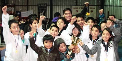 LAJINO.CL ES LAJA EN INTERNET // Club de Taekwondo VCEF Laja obtiene el tercer lugar en campeonato realizado en Chillán