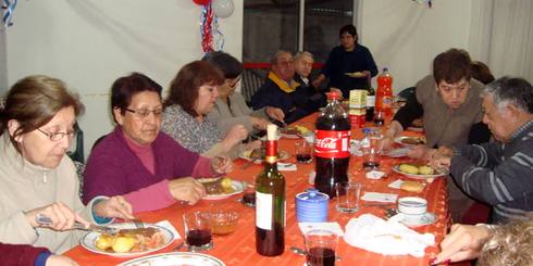 LAJINO.CL ES LAJA EN INTERNET // Celebrando las fiestas patrias con nuestros adultos mayores