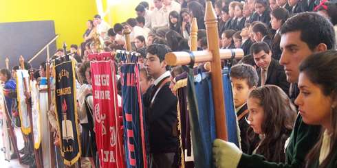 LAJINO.CL ES LAJA EN INTERNET // LAJA: En remodelado gimnasio municipal se da el inicio oficial al año escolar 2014