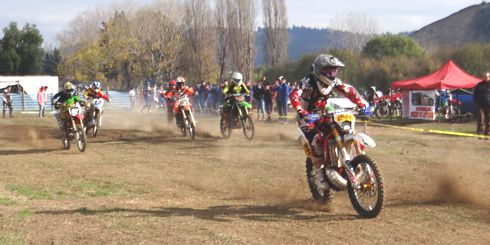 Con gran participación de pilotos emergentes se realizó encuentro de motocross en pista lajina  // LAJINO.CL es Laja en Internet