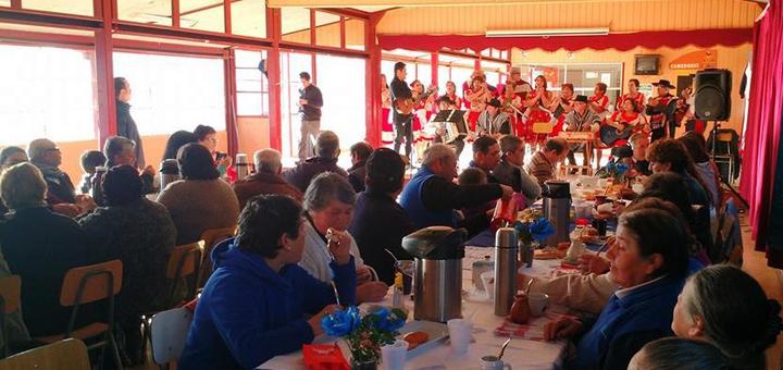 Comenzaron mateadas de adultos mayores en zona urbana y rural